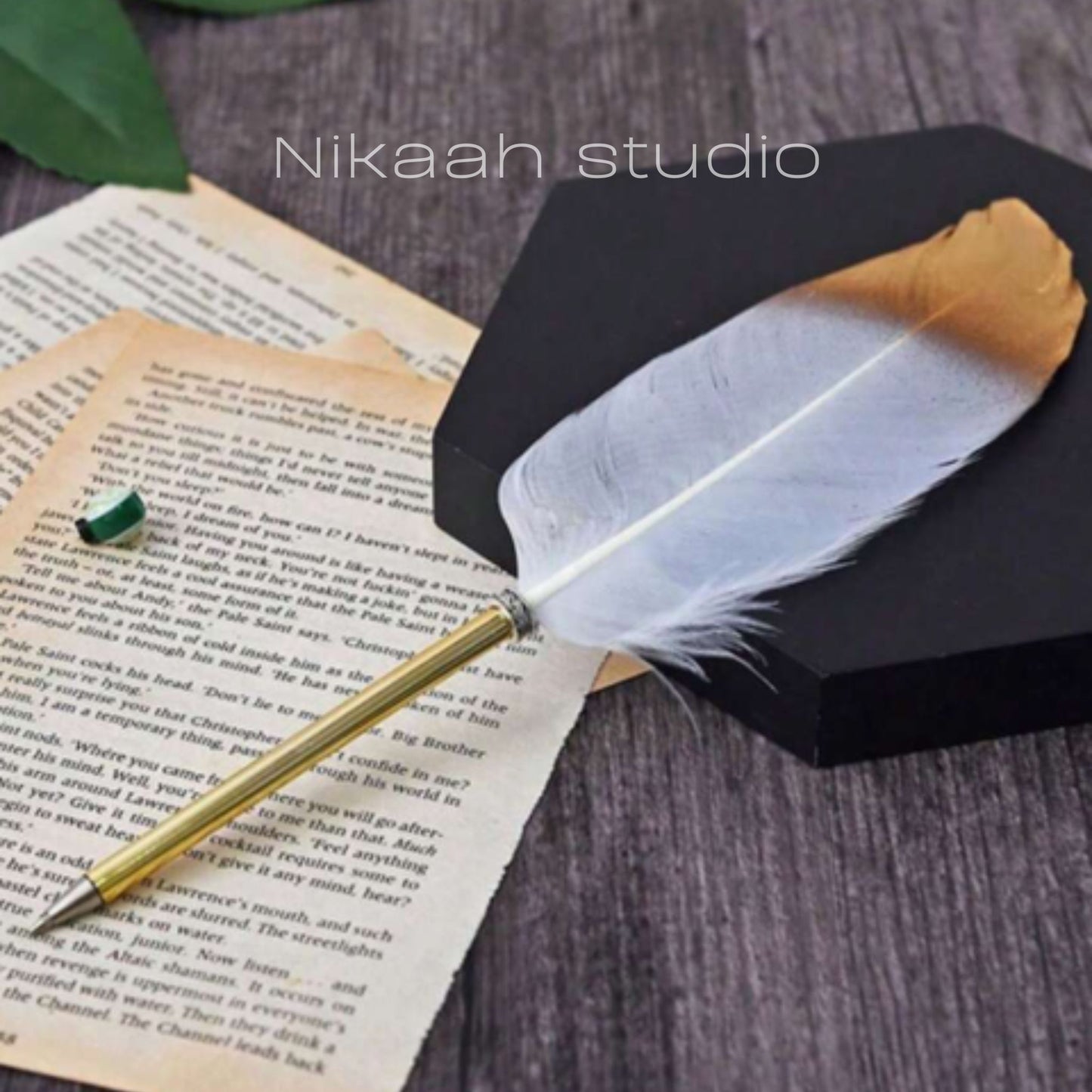 Gold Barrel Feather pen